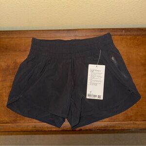 Lululemon Tracker LR 4” Short